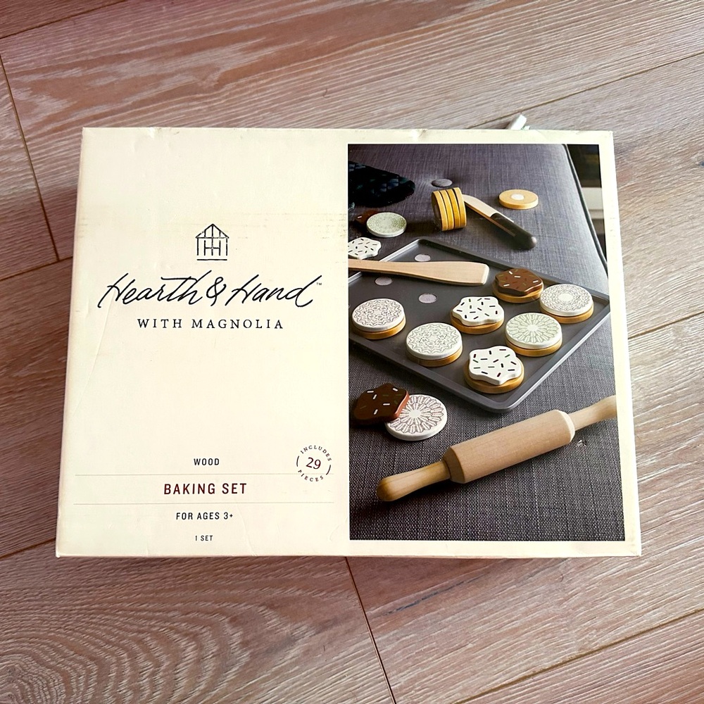 Hearth and Hand by Magnolia Wooden Cookie Set
